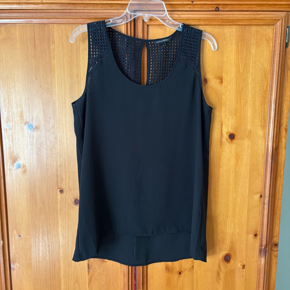 Black Sleeveless Knit Yoke Women's High-low Tank